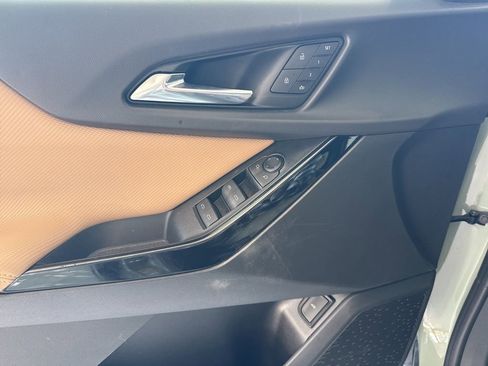 Used 2025 Chevrolet Equinox ACTIV w/ Safety and Technology Package image 15