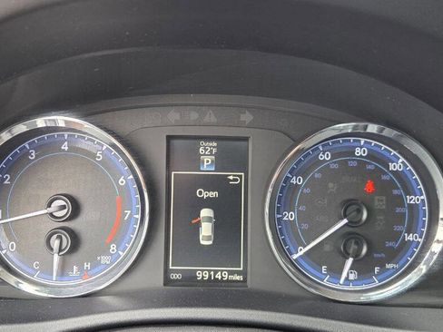 Used 2019 Toyota Corolla SE w/ SE Premium Package image 25