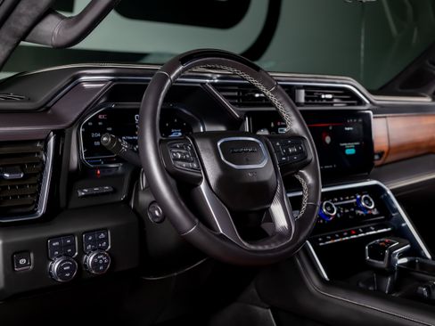 Used 2025 GMC Sierra 1500 Denali Ultimate AWD/4WD image 32