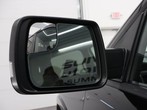 Used 2022 RAM 1500 Laramie AWD/4WD image 38