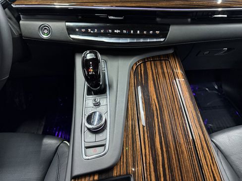 Used 2023 Cadillac Escalade Premium Luxury image 16