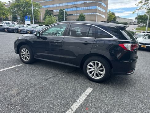 Used 2017 Acura RDX AWD w/ Technology Package image 2