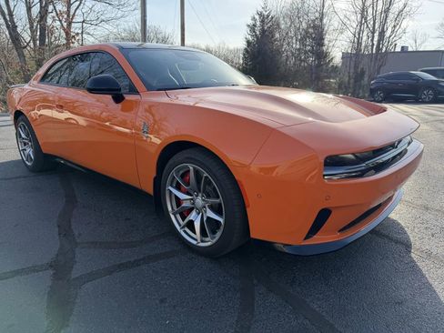 Used 2025 Dodge Charger R/T Scat Pack w/ Track Pack image 5