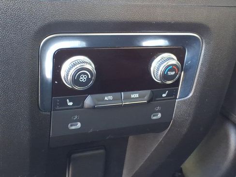 Used 2023 GMC Yukon Denali Ultimate image 22