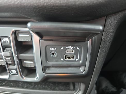 New 2026 Jeep Wrangler Unlimited Sport w/ Convenience Group AWD/4WD image 28