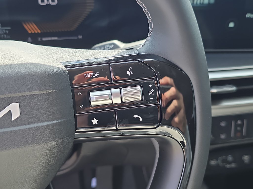 New 2026 Kia Sorento LX FWD image 31