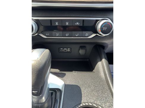 Used 2025 Nissan Altima 2.5 SV FWD image 22