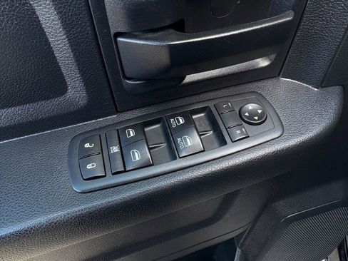 Used 2017 RAM 1500 ST w/ SXT Appearance Group image 12