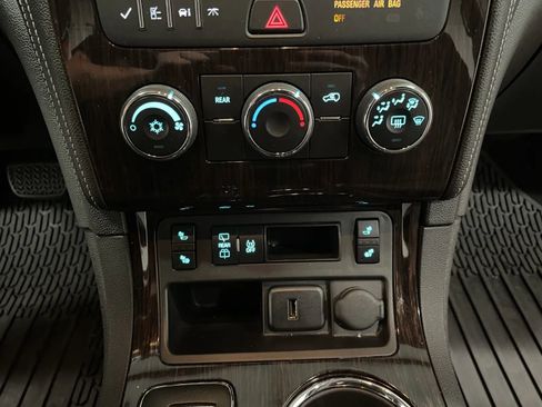 Used 2017 Chevrolet Traverse LT image 30
