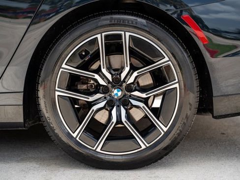 Used 2023 BMW 740i w/ Parking Assistance Package image 14