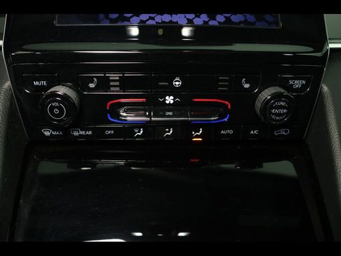 Used 2023 Jeep Grand Cherokee L Laredo image 27