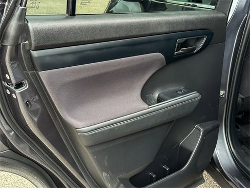 Certified 2023 Toyota Highlander LE image 29