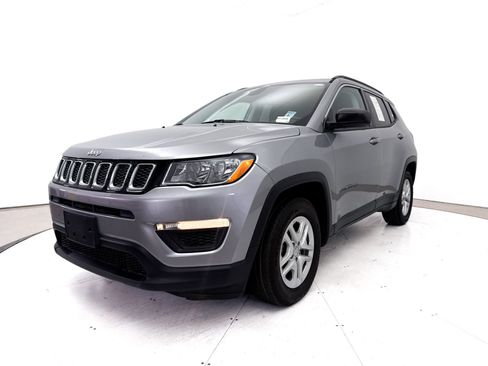 Used 2019 Jeep Compass Sport w/ Tech Group FWD image 12