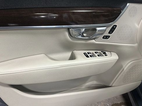 Used 2020 Volvo S90 T6 Momentum image 10
