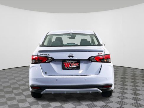 New 2025 Nissan Versa SR w/ Trunk Package FWD image 26