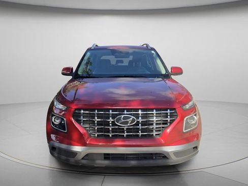 Used 2024 Hyundai Venue Limited FWD image 3