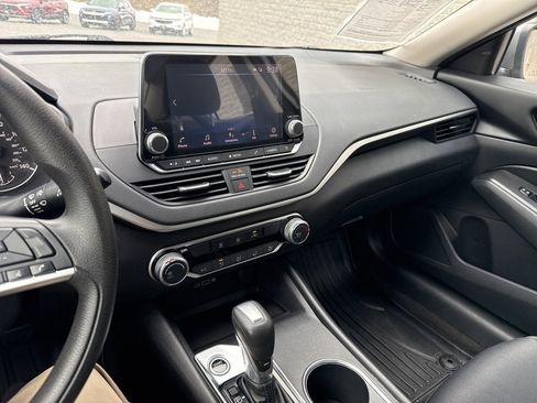 Used 2022 Nissan Altima 2.5 SV image 21