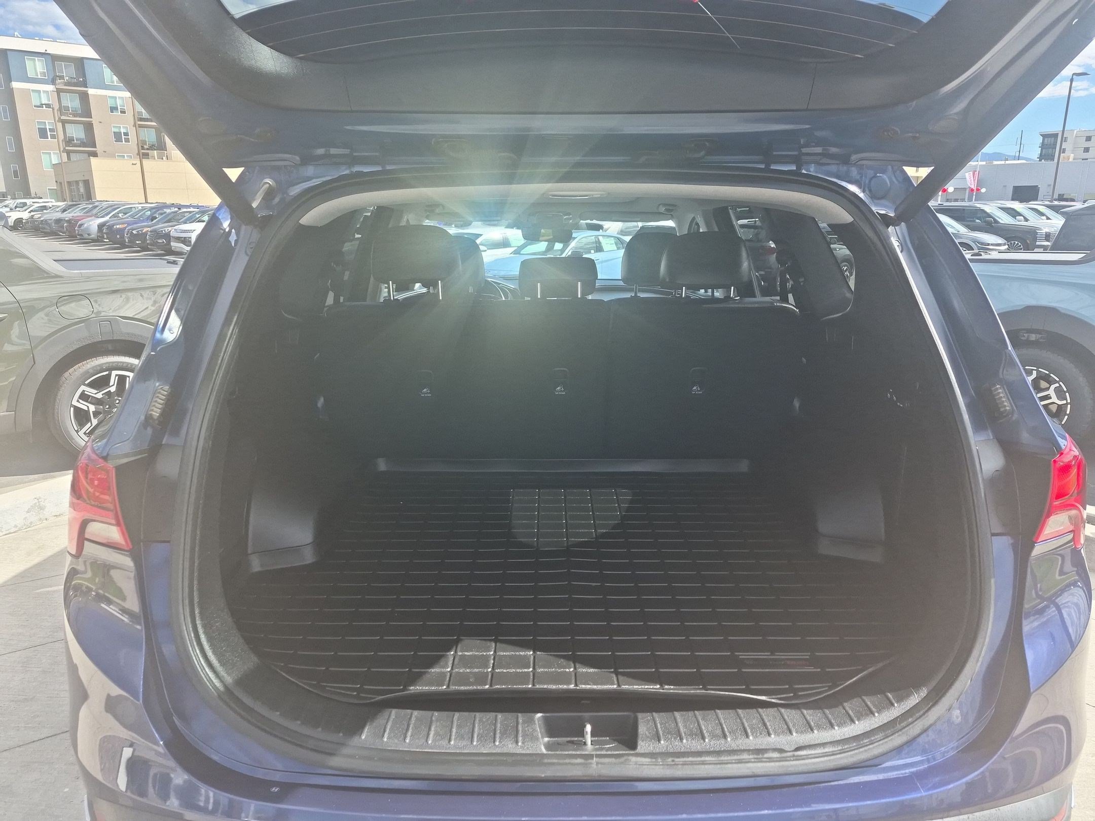 Used 2022 Hyundai Santa Fe Limited AWD/4WD image 29