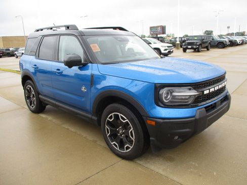 Used 2025 Ford Bronco Sport Outer Banks w/ Outer Banks Tech Package+ AWD/4WD image 7