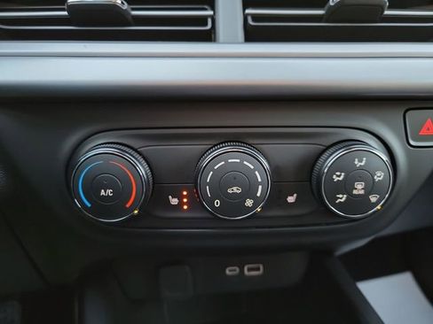 Certified 2025 Chevrolet Trax LS w/ LS Convenience Package image 19