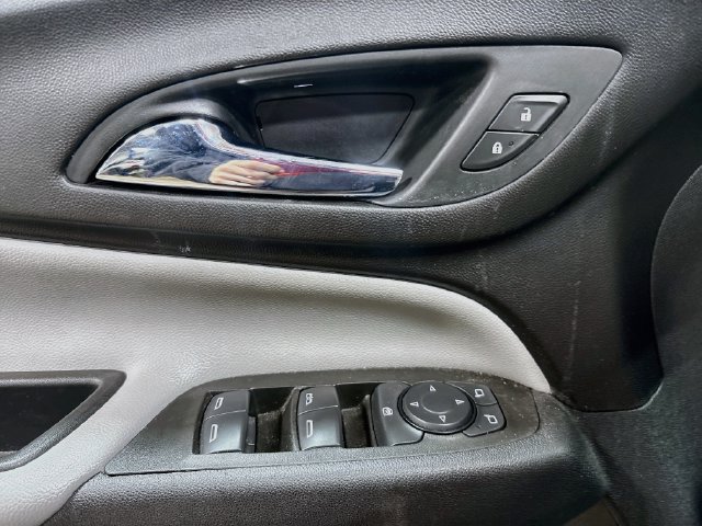 Used 2021 Chevrolet Equinox LT w/ Driver Convenience Package AWD/4WD image 17