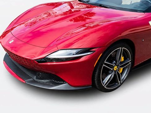 Certified 2025 Ferrari Roma Spider RWD image 30