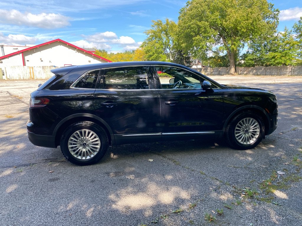 Used 2019 Lincoln Nautilus Premier AWD/4WD image 6
