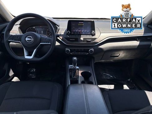 Used 2025 Nissan Altima 2.5 SV FWD image 14
