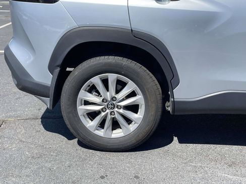 Used 2023 Toyota Corolla Cross LE FWD image 22