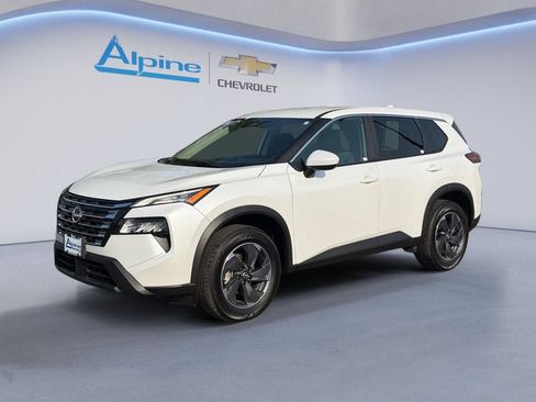 Used 2024 Nissan Rogue SV FWD image 1