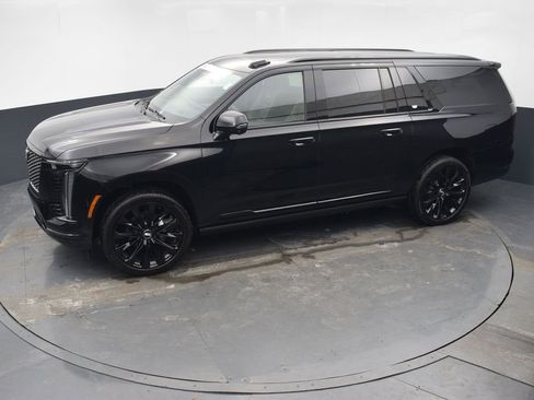 Certified 2026 Cadillac Escalade ESV Platinum Sport w/ LPO, ONYX Package image 44