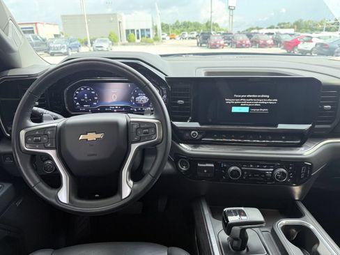 Used 2023 Chevrolet Silverado 1500 LTZ w/ Z71 Off-Road Package AWD/4WD image 9