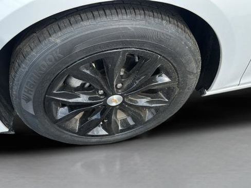 Used 2024 Chevrolet Malibu LT FWD image 20