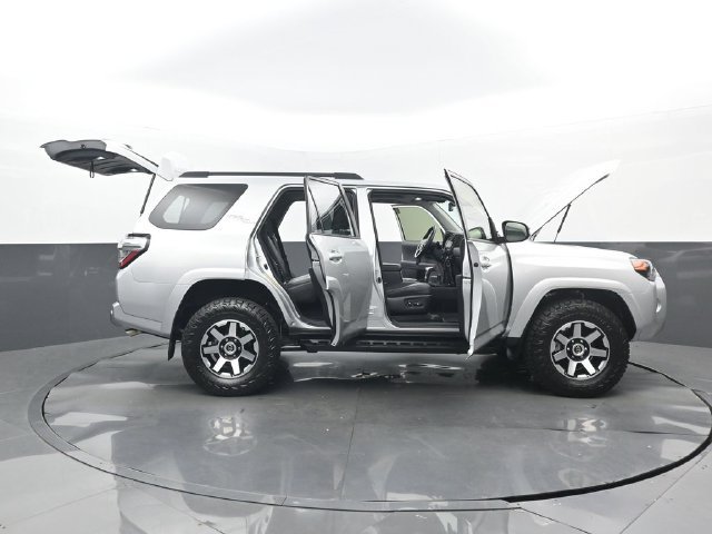 Used 2024 Toyota 4Runner TRD Off-Road Premium w/ Moonroof Package AWD/4WD image 33