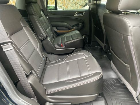 Used 2020 GMC Yukon Denali w/ Denali Premium Package image 8