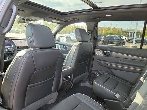 New 2026 Buick Enclave Avenir w/ Super Cruise Package image 13