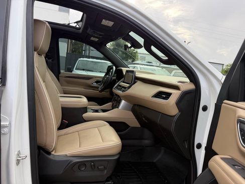 Used 2021 Chevrolet Suburban Premier AWD/4WD image 10
