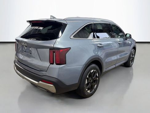 Used 2024 Kia Sorento S w/ Panoramic Sunroof Package FWD image 10