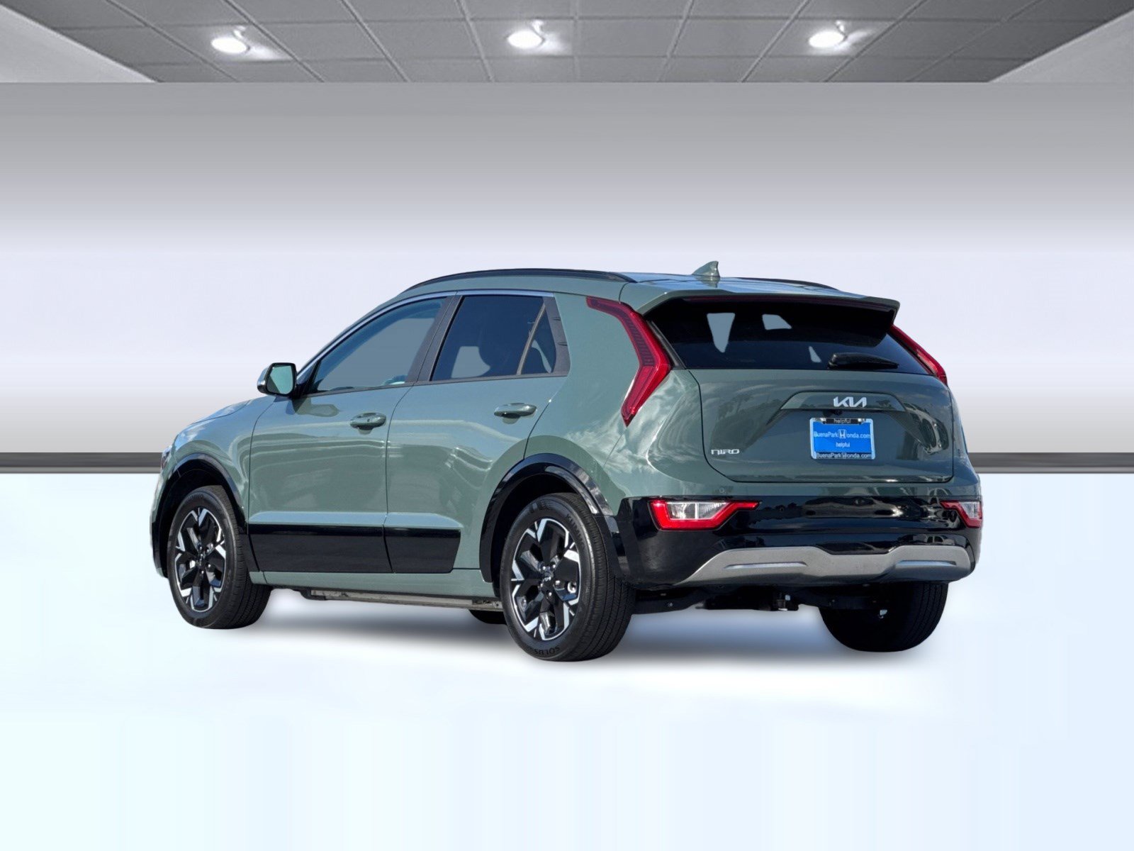 Used 2023 Kia Niro Wind w/ Wind Preserve Package FWD image 3
