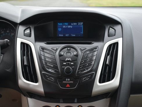 Used 2014 Ford Focus SE image 24