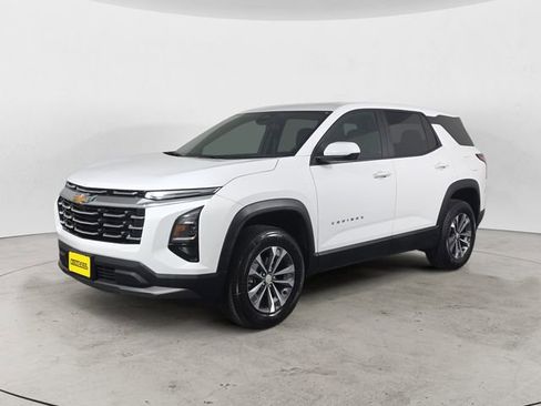 Used 2026 Chevrolet Equinox LT FWD image 1