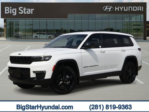 Used 2025 Jeep Grand Cherokee L Limited w/ Black Appearance Package AWD/4WD image 1