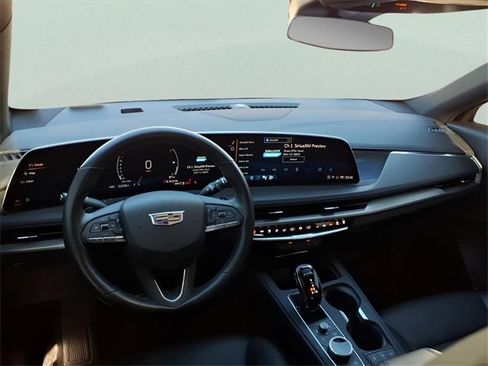 Used 2024 Cadillac XT4 Sport w/ Cold Weather Package image 9