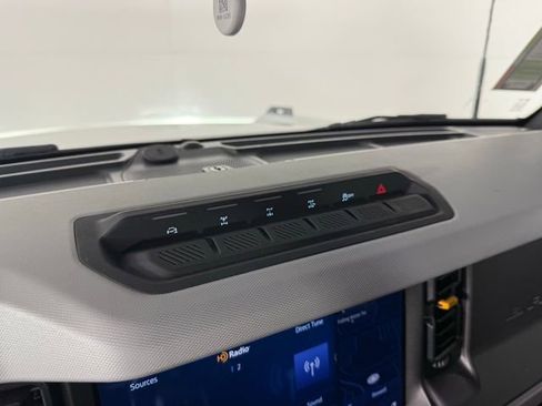 Used 2023 Ford Bronco Badlands image 26