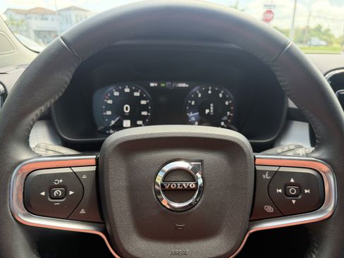 Used 2021 Volvo XC40 T5 Momentum w/ Protection Package Premier AWD/4WD image 30