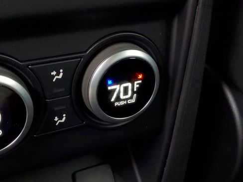 Used 2025 Land Rover Defender 130 X-Dynamic SE image 40