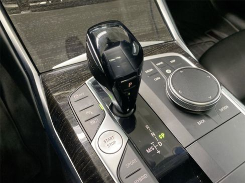 Used 2021 BMW 330e xDrive 330e xDrive w/ M Sport Package image 26