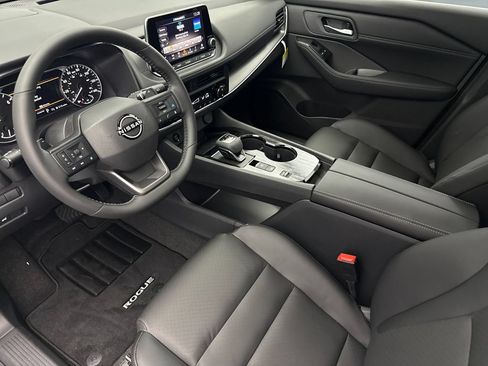 Used 2026 Nissan Rogue Dark Armor FWD image 9