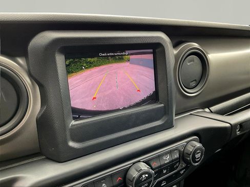 Used 2023 Jeep Wrangler Unlimited w/ Cold Weather Group AWD/4WD image 14