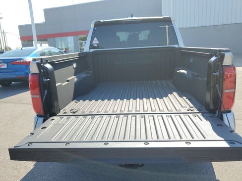 Certified 2026 Toyota Tacoma SR5 AWD/4WD image 8